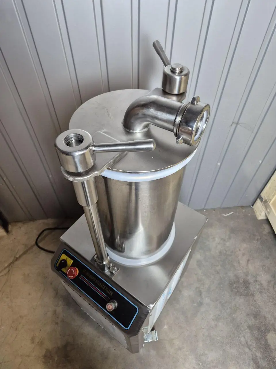 Професійний гідравлічний шприц для набивки ковбас sf260