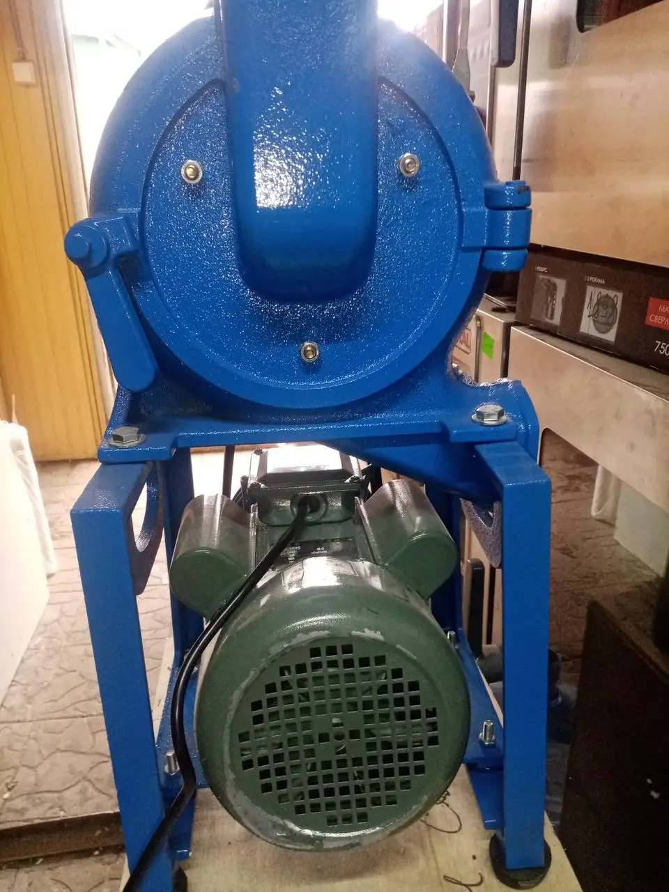 Молотковий млин дробарка XH-230, 220В - Зображення 5