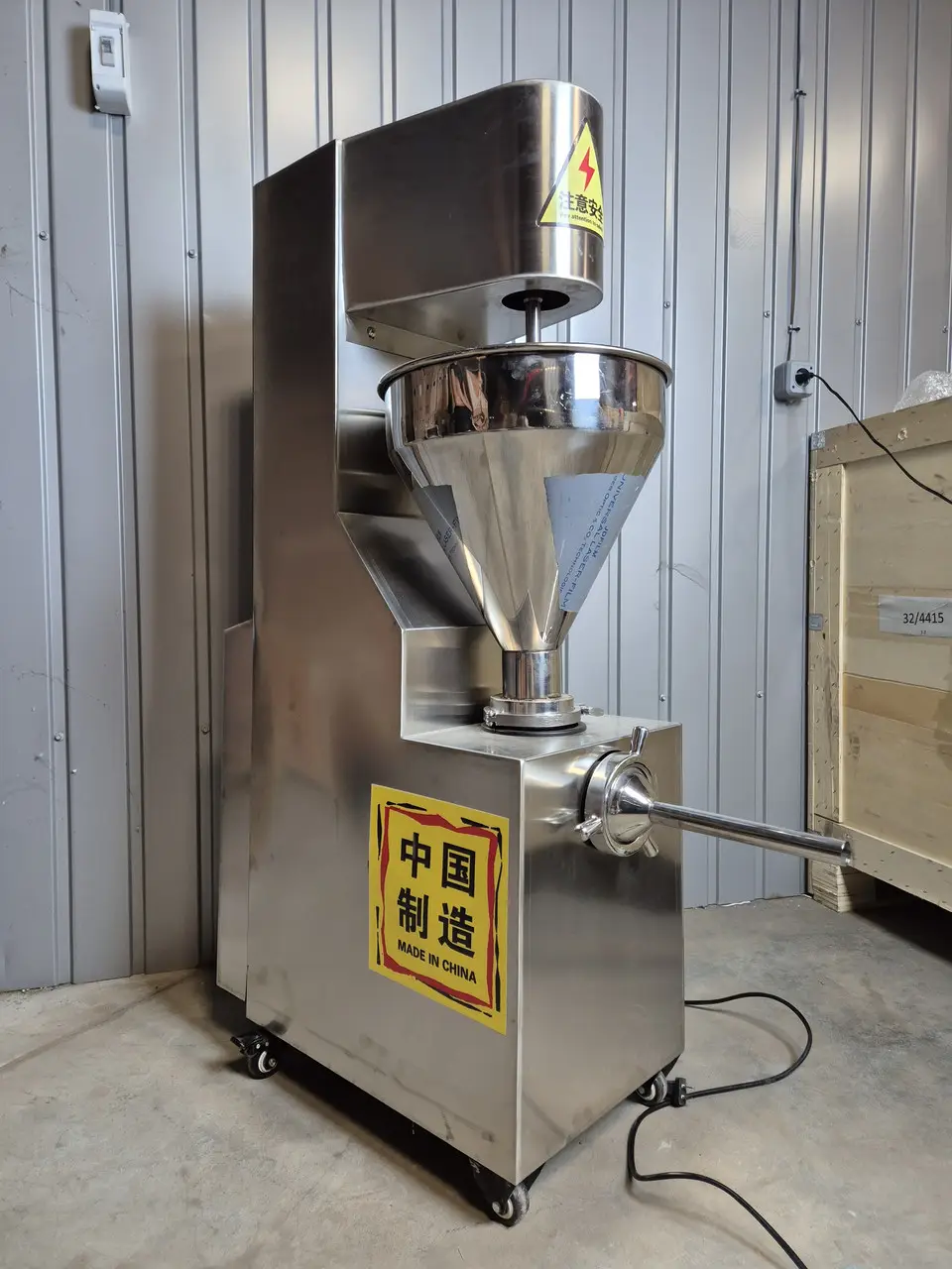 Електричний шприц для ковбас (100-300 кг/год)