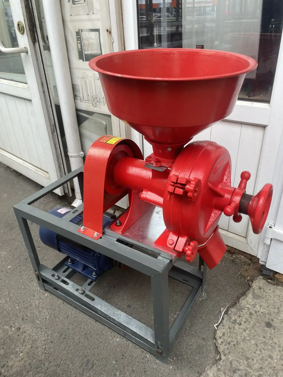 Дробарка зерна з регульованим помолом XH-260