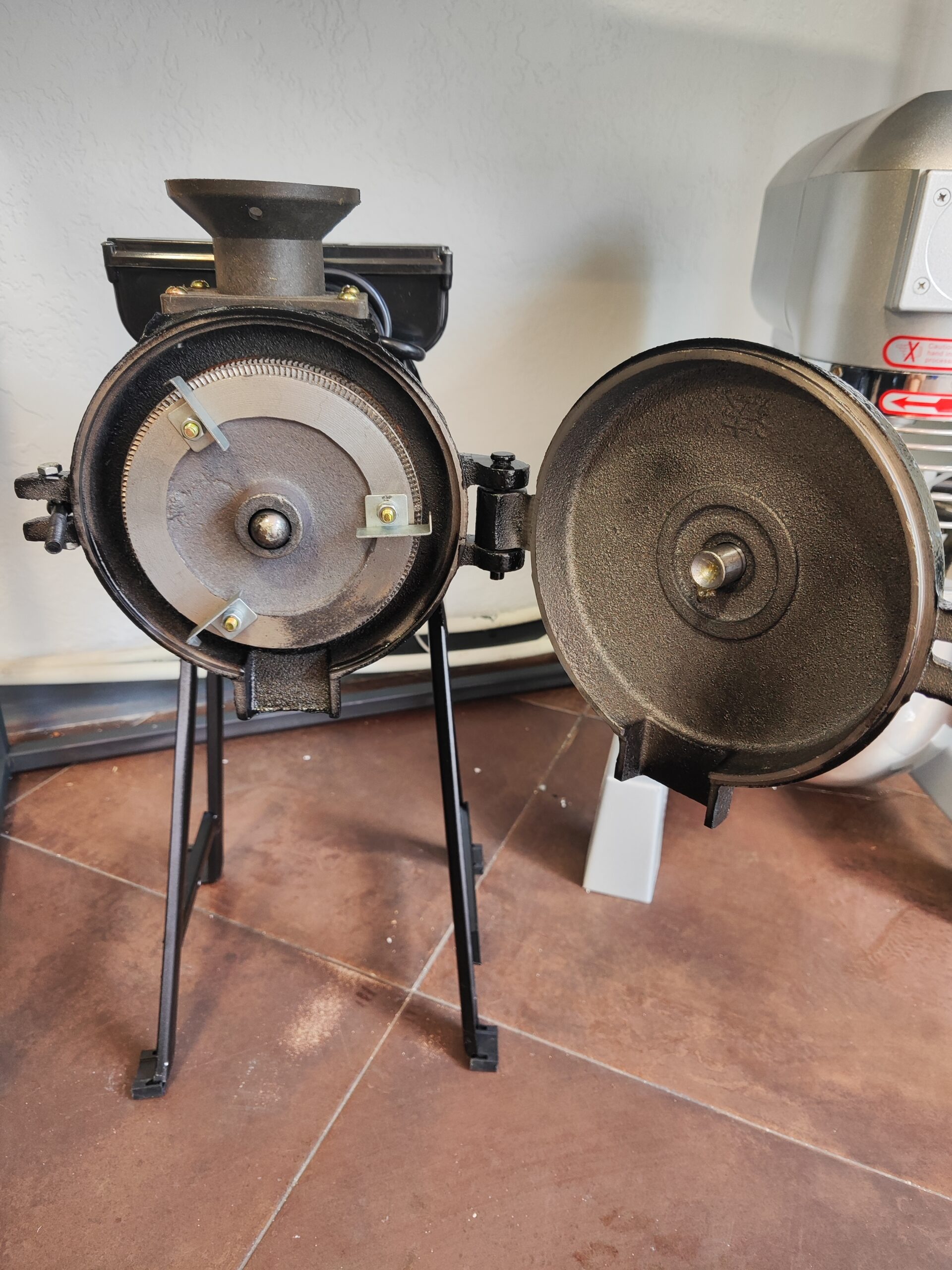 Дробарка-млин для кави, спецій, цукру, маку та інших сухих продуктів XH-150 - Зображення 4