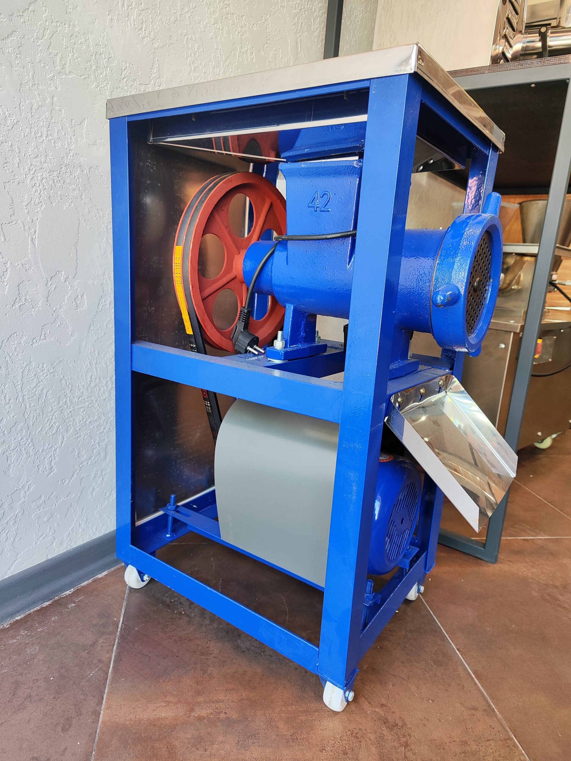 Мясорубка промислова XH-42 (350 кг/год, 3000 Вт) - Зображення 2