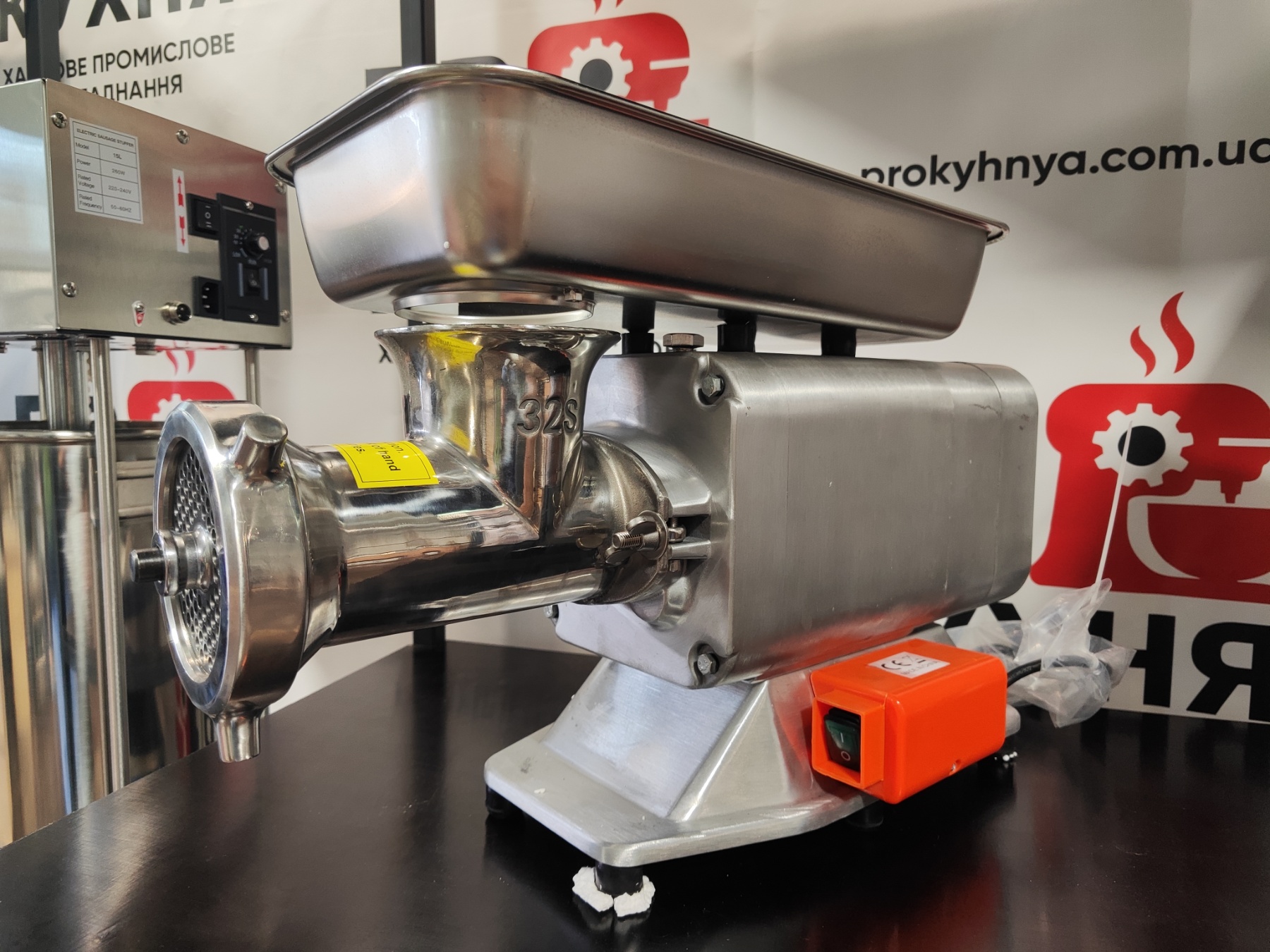 М’ясорубка промислова RY-32 (2200 Вт, продуктивність 350 кг/год) - Зображення 5