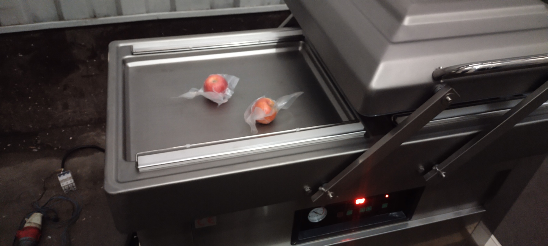 Двокамерний вакуумний пакувальник DZ-500/2SB з функцію газонаповнення - Зображення 2