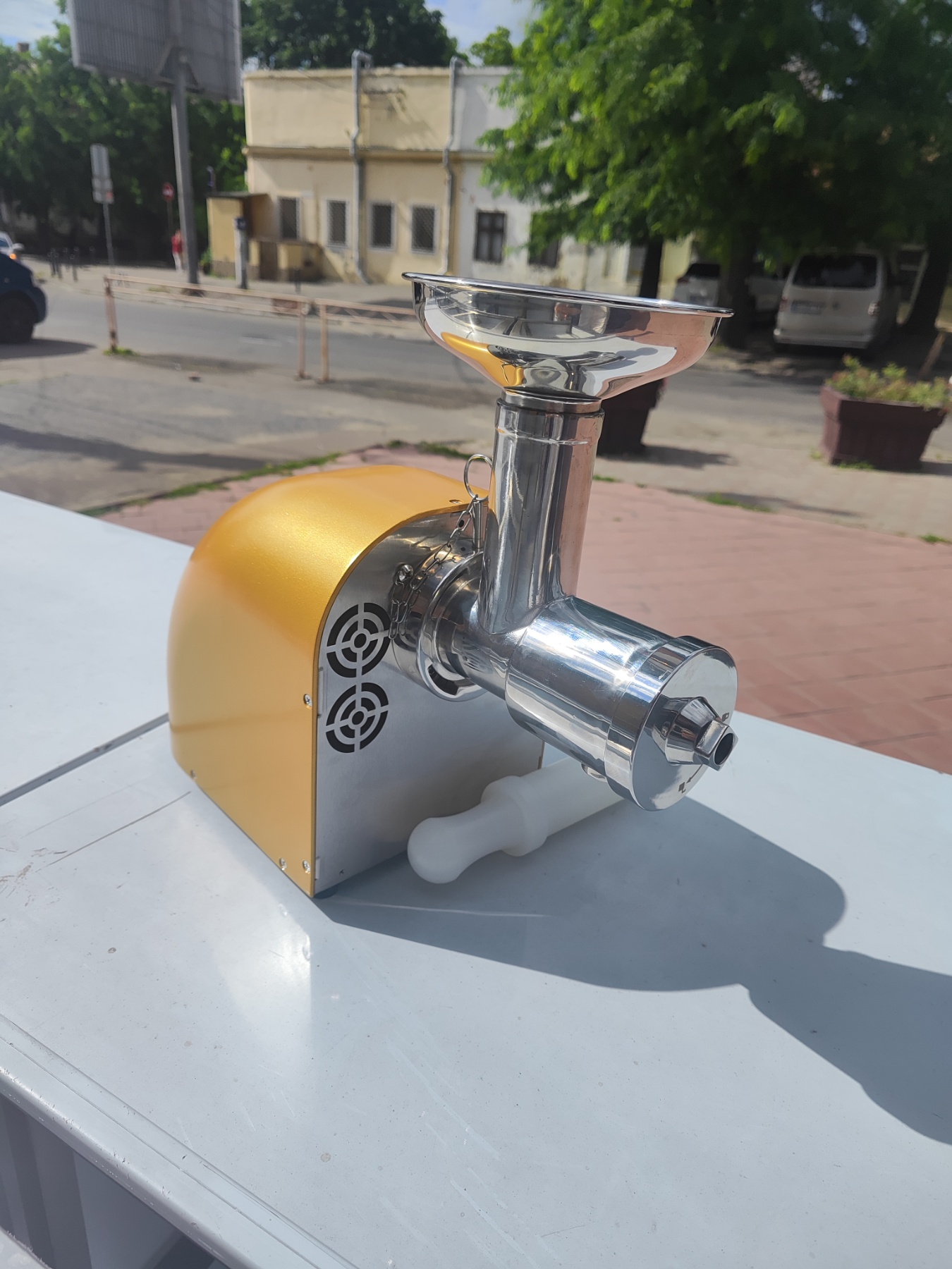 Шнекова соковижималка повільного віджиму для твердих продуктів та зелені на 220в. Соковитискач. - Зображення 6