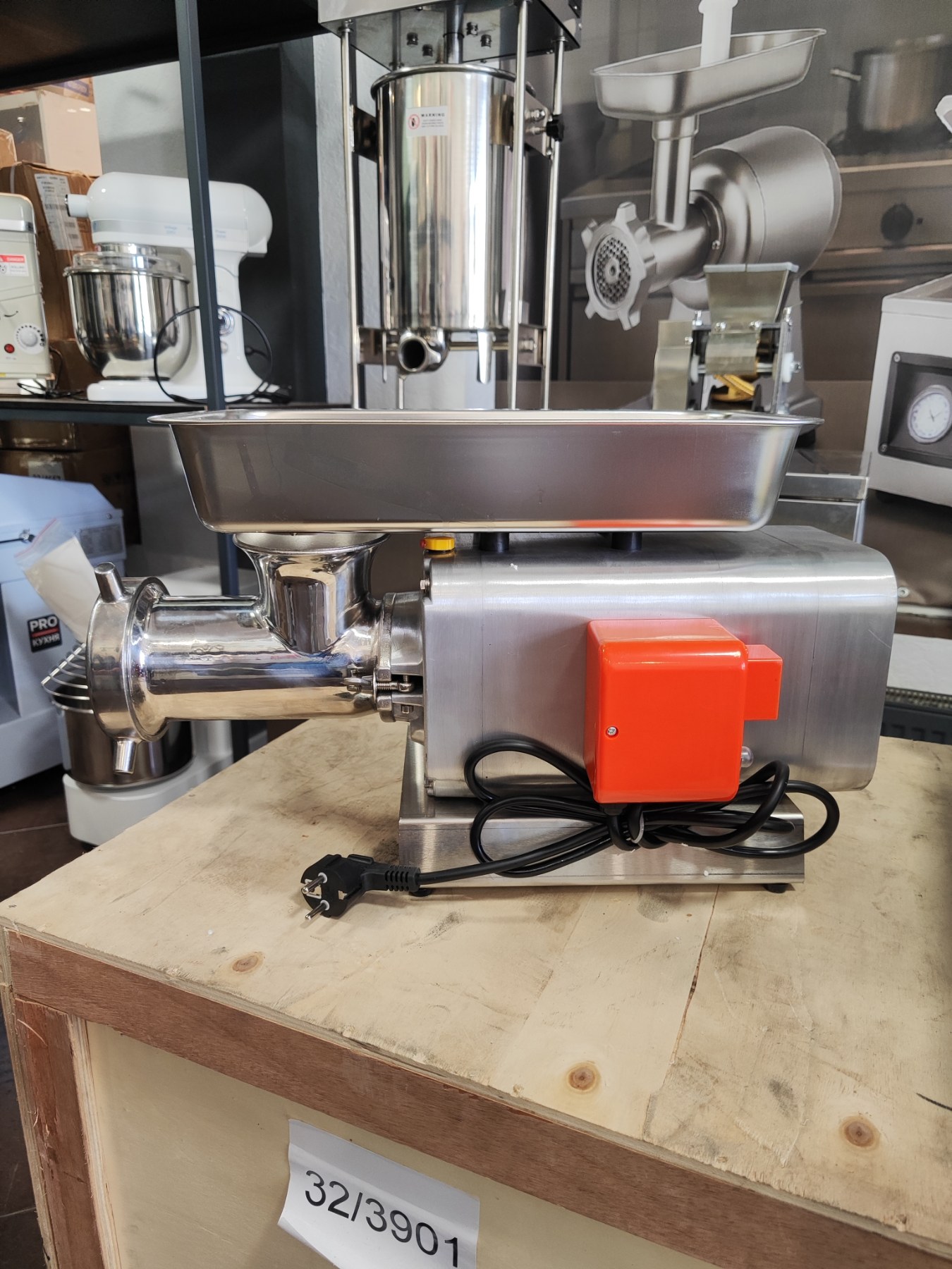 М'ясорубка промислова BL-3-32S з реверсом, 220 В, 2200 Вт, 250 кг/год - Зображення 2